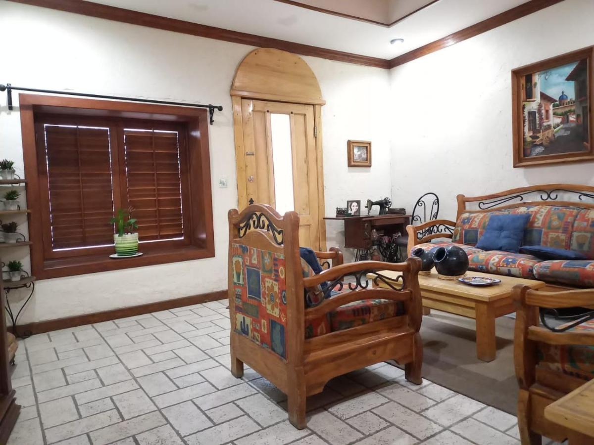 Home Stay Maria Parral Exterior foto