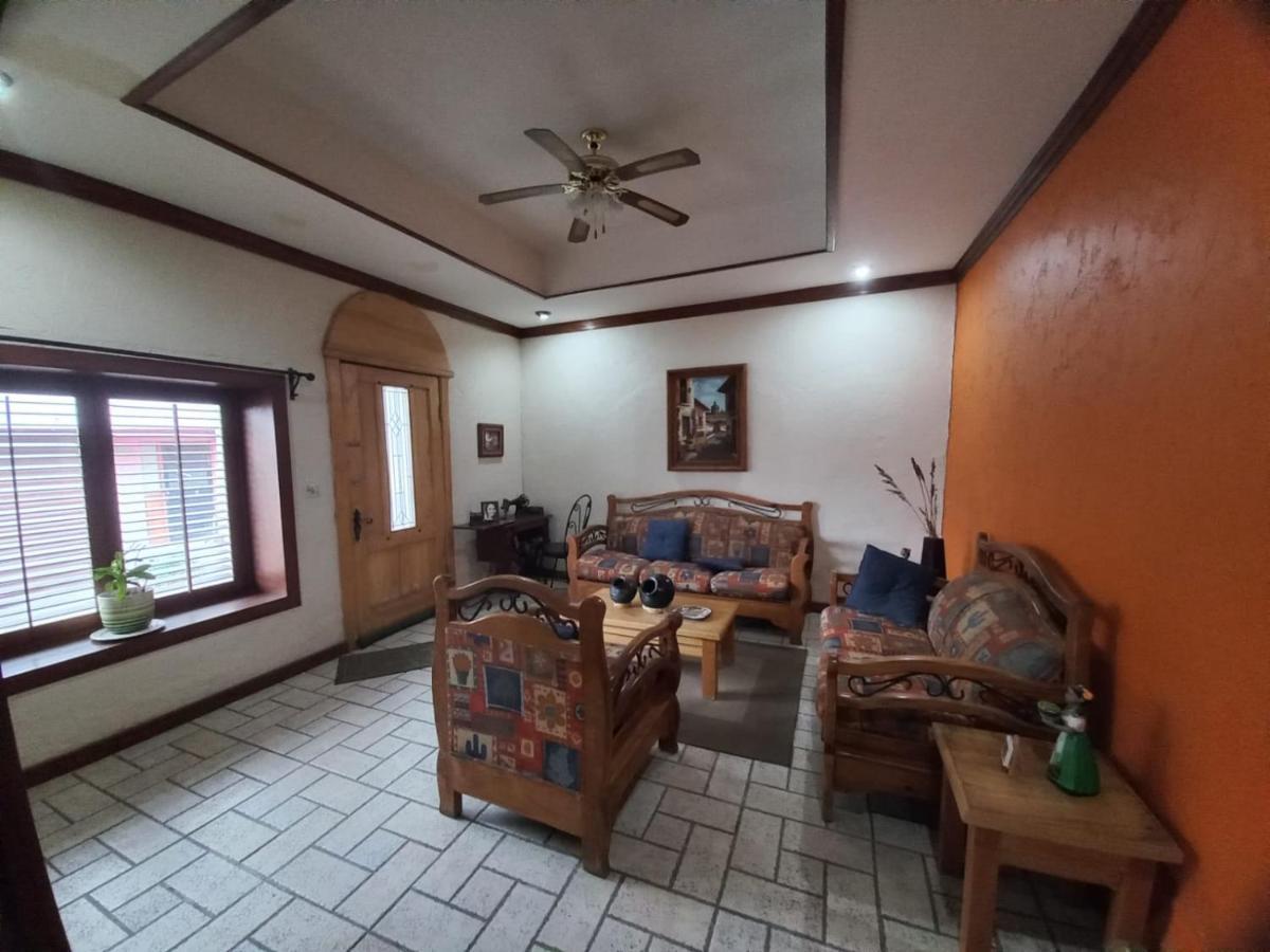 Home Stay Maria Parral Exterior foto
