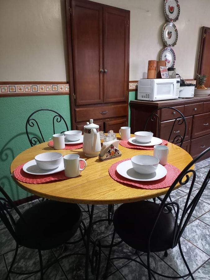 Home Stay Maria Parral Exterior foto